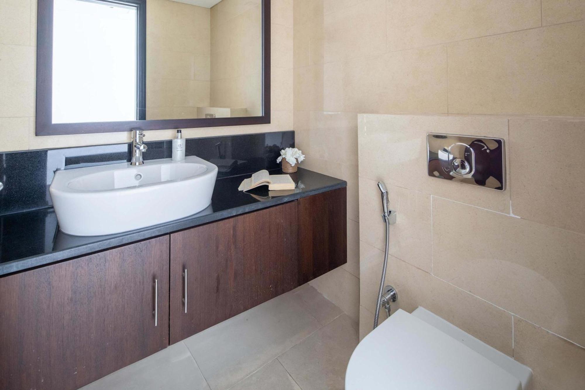 Frank Porter - Laguna Tower Dubai Exterior photo